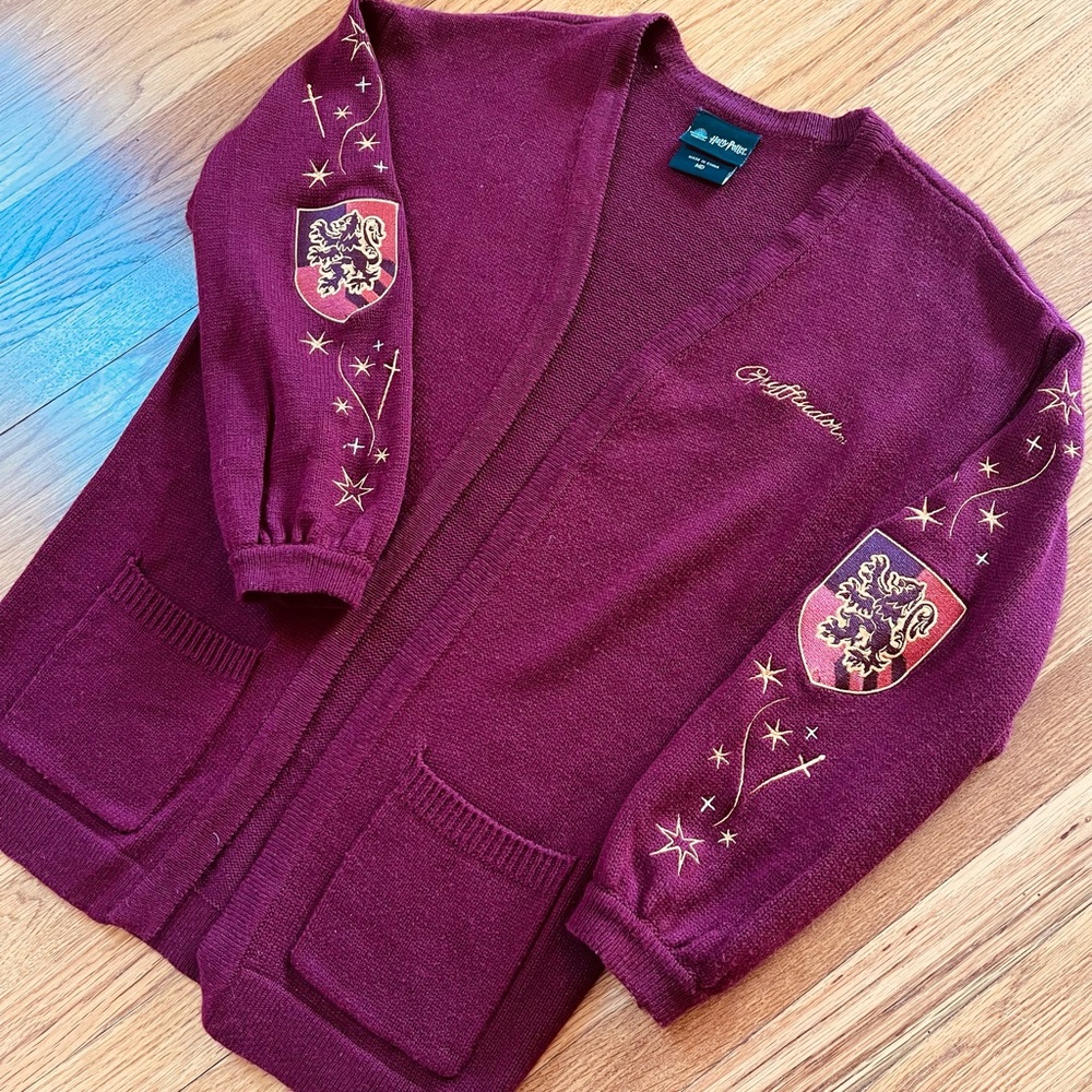 Hot Topic Gryffindor Oversized Cardigan